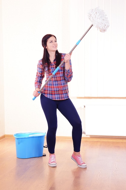 Comparing cleaning approaches in a Japanese home
